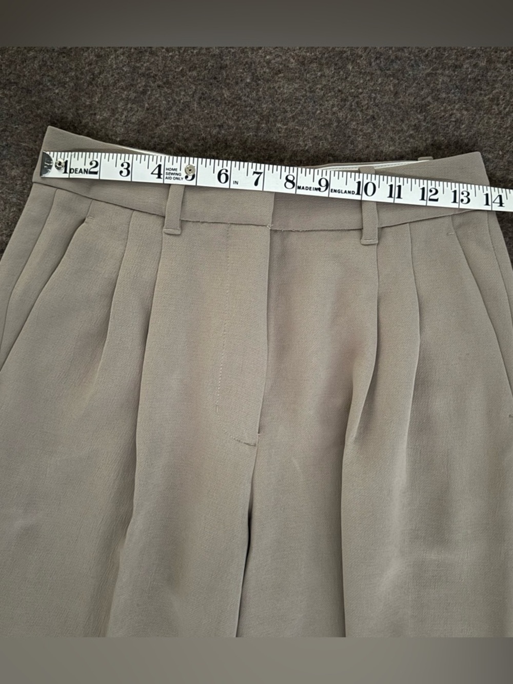 Aritzia The Effortless Pant in Crepette, Size 4, Short, Nomad Taupe - Picture 6 of 9